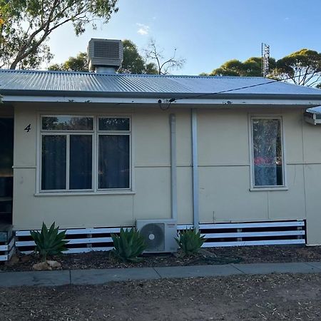 Home Away From Home Merredin Luaran gambar