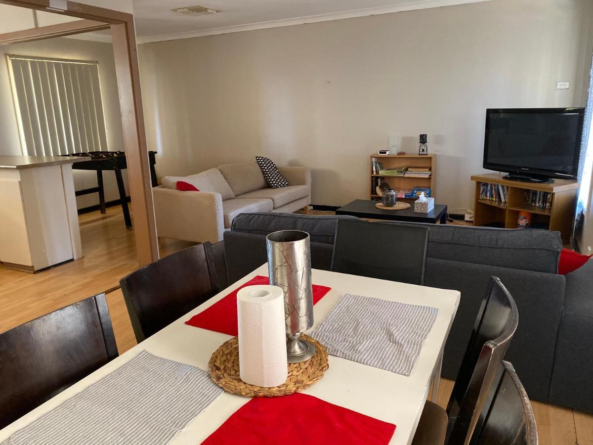 Home Away From Home Merredin Luaran gambar